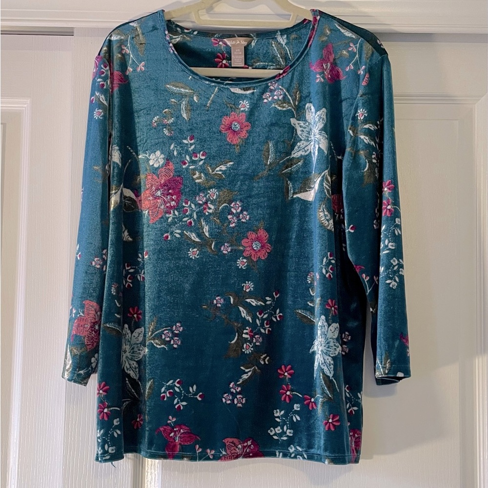 White Stag beautiful like new soft velour dark teal top. Size L (12-14)